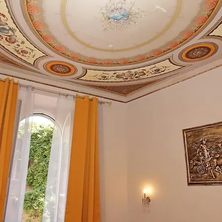 Dolce Casa Colosseo 2 * روما