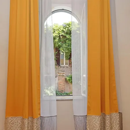 Dolce Casa Colosseo 2 *